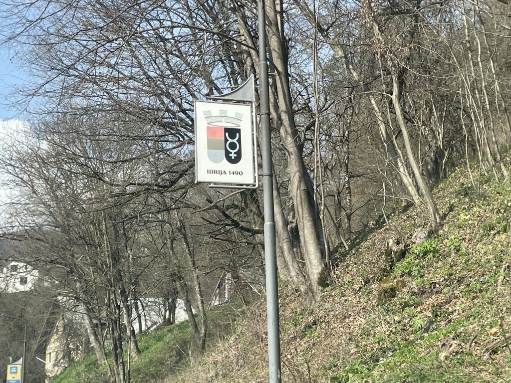 Aktualna slika: Dodatna sredstva za KS Mesto Idrija in Sp. Idrija ostajajo